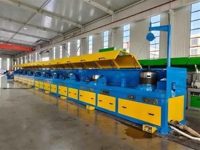 Hva er arbeidsprinsippet for en rett-trådtrekkmaskin med et kaldvalseverk?